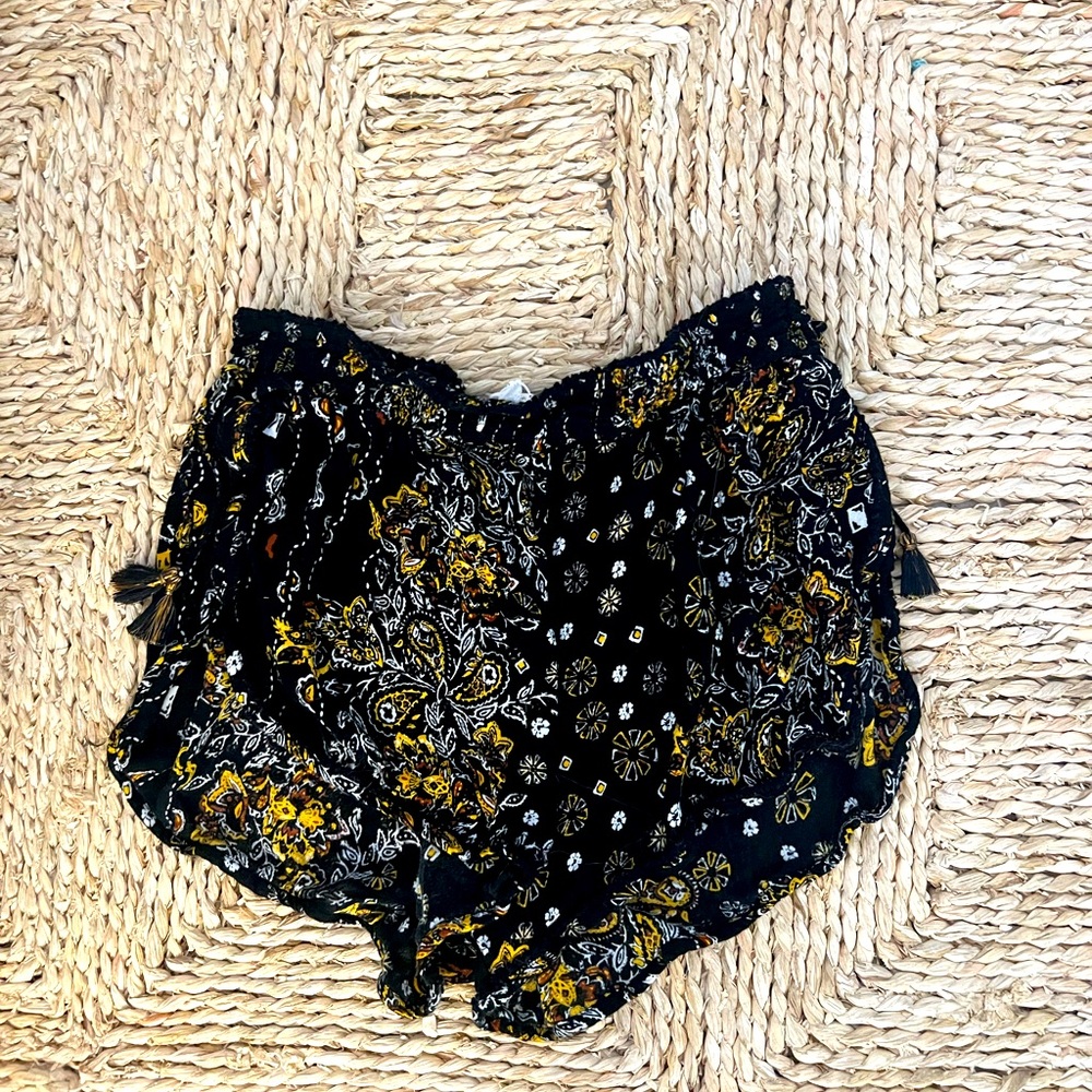 Poupette St Barth Shorts 🖤💛